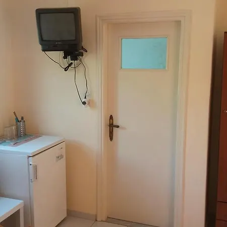 Mouragio Apartment *