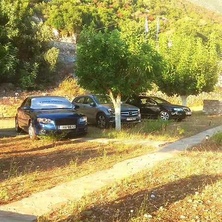 Mouragio アパート Tirós